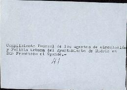 Conjunto de 625 fotos de la posguerra española: caja con fotos sueltas, carpeta